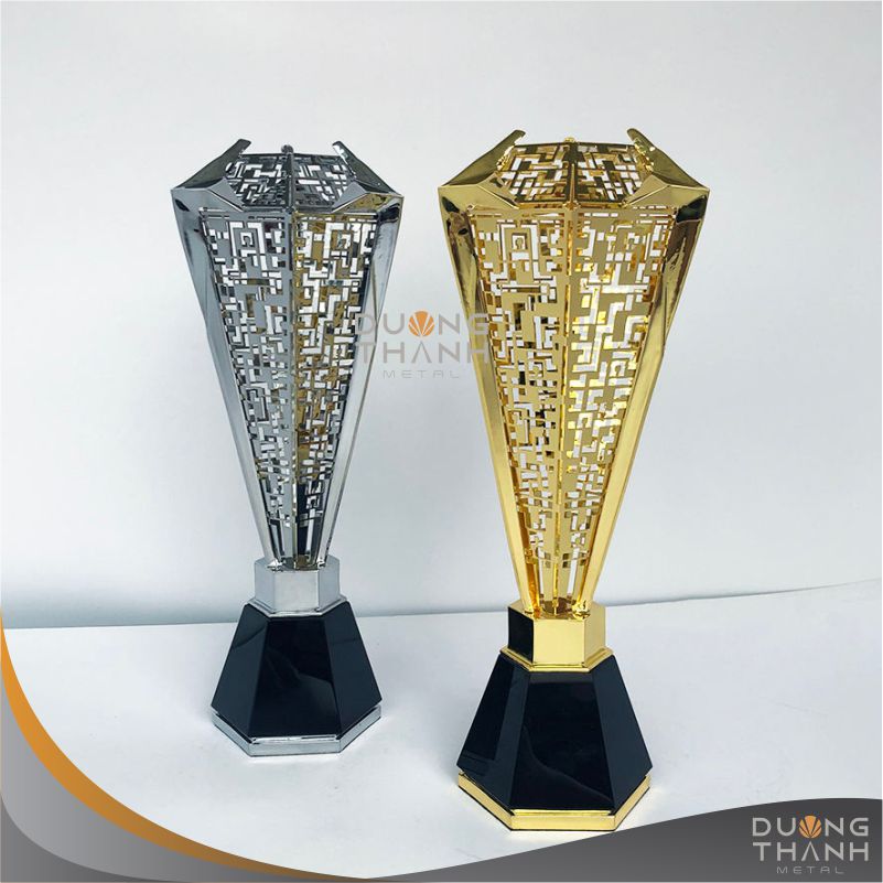 cup vinh danh duc theo yeu cau 001