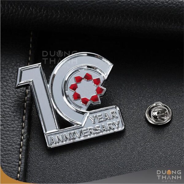 Huy hiệu, pin cài áo