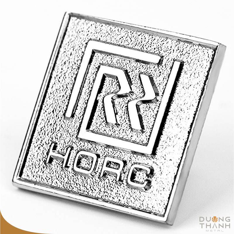 pin cai ao logo cong ty 007